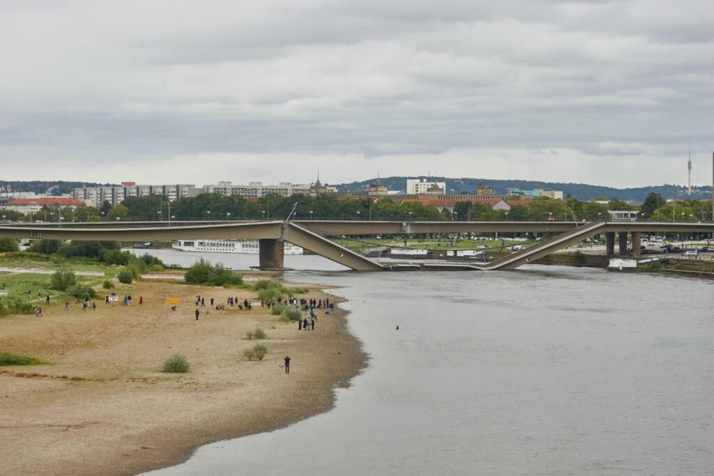 Ursachensuche der eingestürzten Brücke