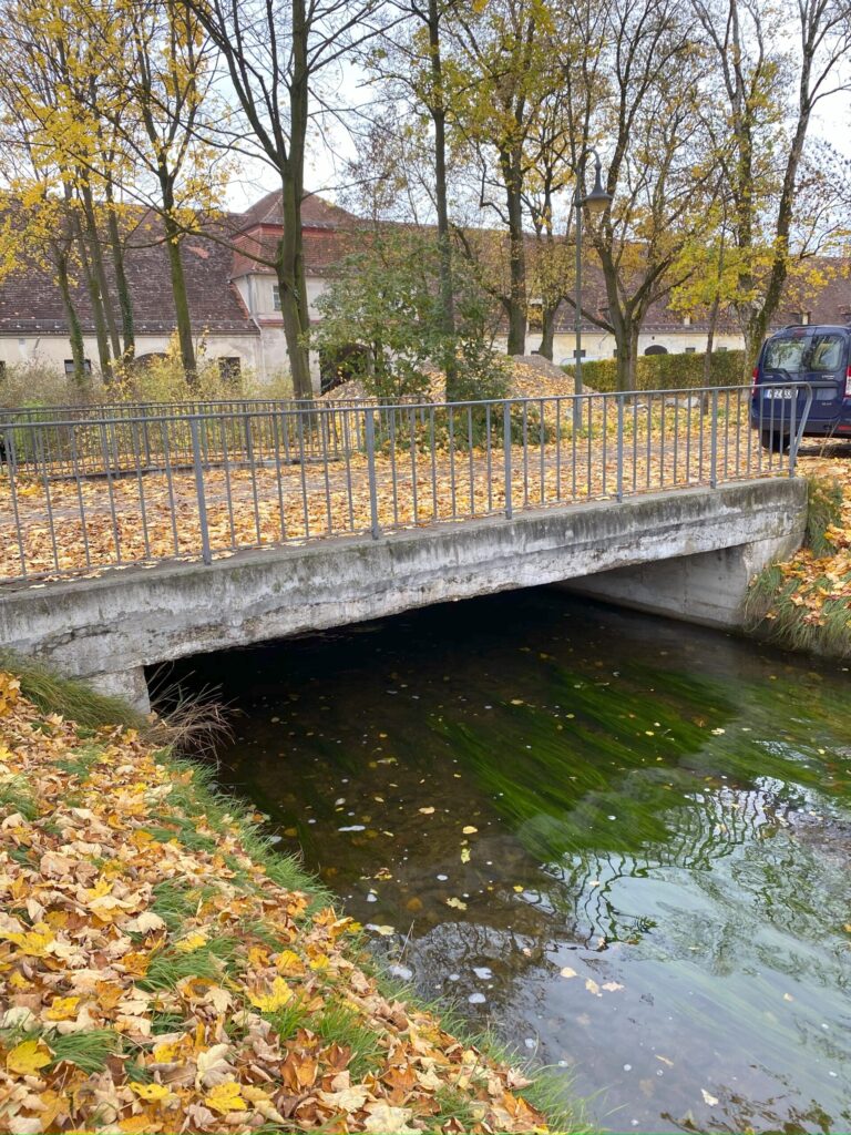 Weiter Brücke